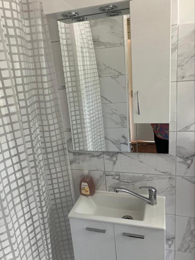 Zsuzsa Vendeghaza Apartment